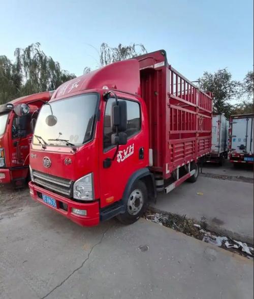 经营范围包括普通货物仓储服务,国内货物运输代理;道路货物运输(网络